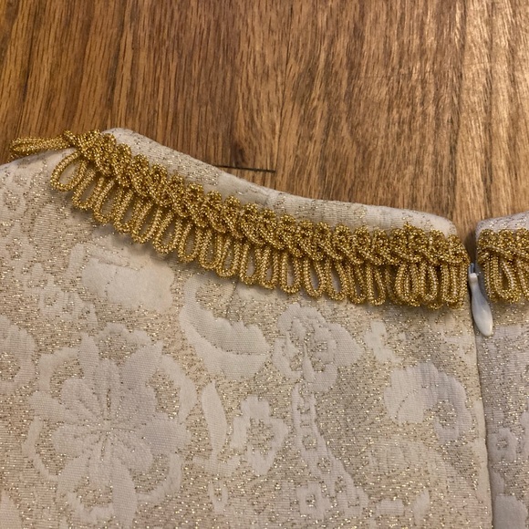 Vintage 1960s 1970s does Regency Quilted Gold and Cream Dress Size Small - Picture 7 of 11